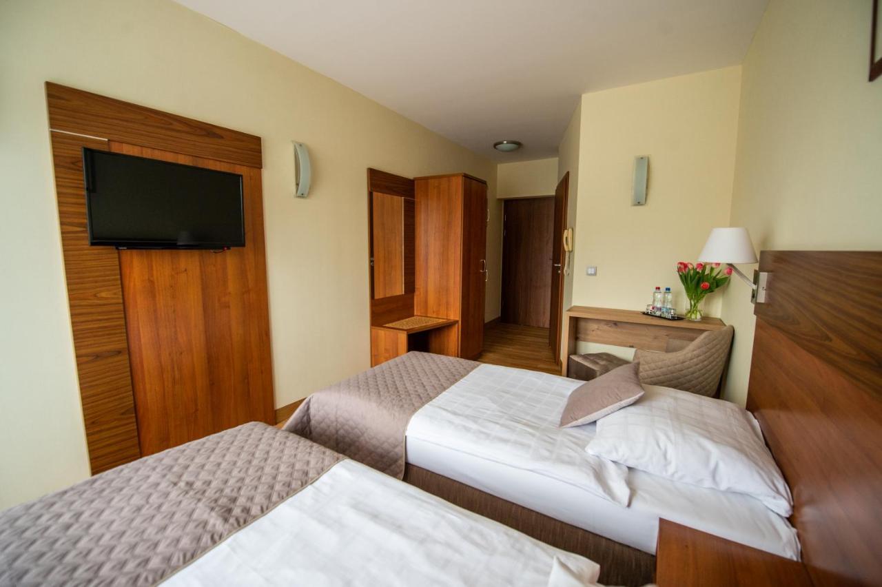 Ostaniec Hotell 3*
